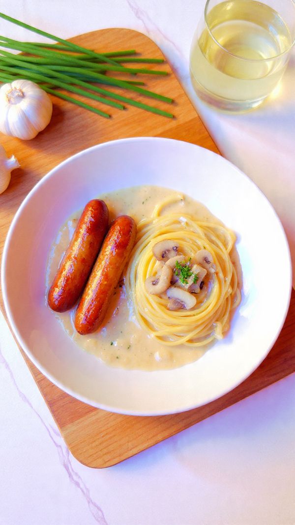 Hunters Gravy with Brats Recipe