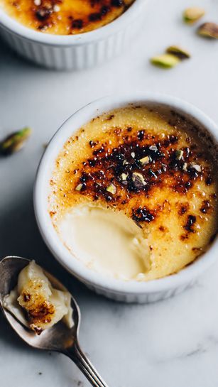 Creamy No-Bake Vegan Pistachio Crème Brûlée