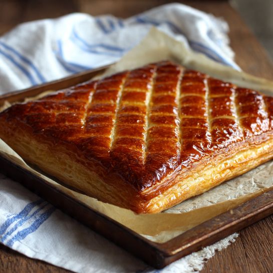 Crispy Puff Pastry Ham and Gruyère Appetizer Recipe