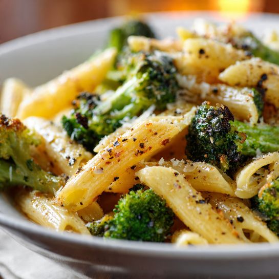 15-Minute Broccoli Pasta (Garlic + Parmesan)