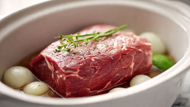 Slow Cooker Beef and Gravy Sandwiches - Recipe Image